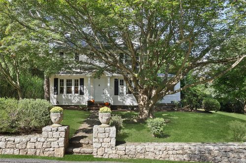 16 Annadale St, North Castle, NY, 10504-1401 | Card Image