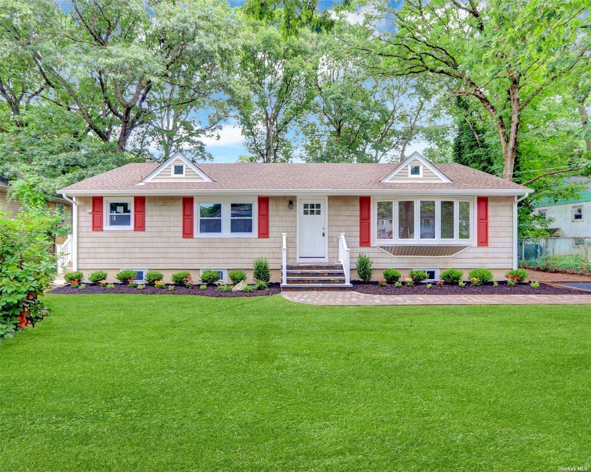 Depew St, Huntington, NY 11743