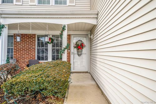 189 Haddon Hollow Ct, Middle Island, NY, 11953-1614 | Card Image