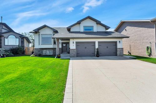 8 Pritchard Close, Sylvan Lake, AB, T4S1W3 | Card Image