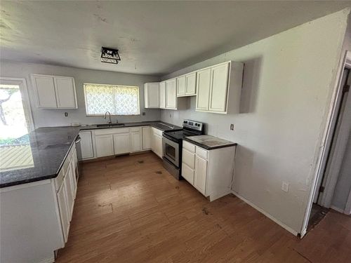 16056 Watertower Rd, Binger, OK, 73009-4000 | Card Image