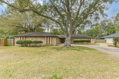 410 Riverside Dr, Alvin, TX, 77511-5200 | Card Image