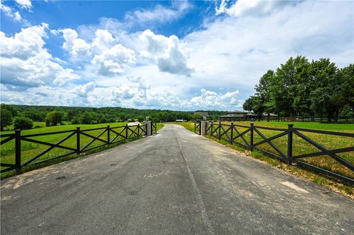 519 Reed Valley Rd, Fayetteville, AR, 72704-6228 | Card Image