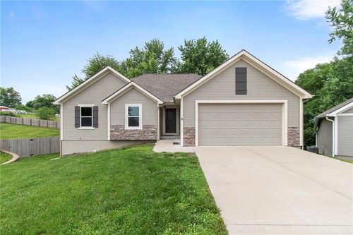 9 Platte Ridge Ct, Edgerton, MO, 64444-9226 | Card Image