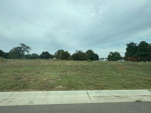 2220-2222 E Plaza Ct, Haysville, KS, 67060 | Card Image