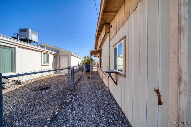 Side of Structure | Image 41
