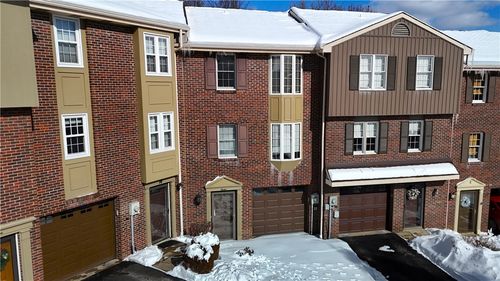 12 Hennig Dr, Pittsburgh, PA, 15236-1581 | Card Image