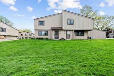 11784 Harbour Light Drive, Condo with 2 bedrooms, 1 bathrooms and null parking in North Royalton OH | Image 1