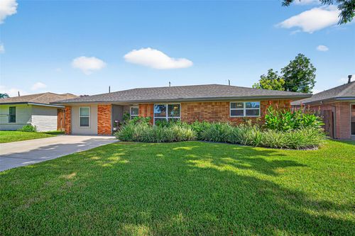 4318 De Milo Drive, Houston, TX, 77092 | Card Image