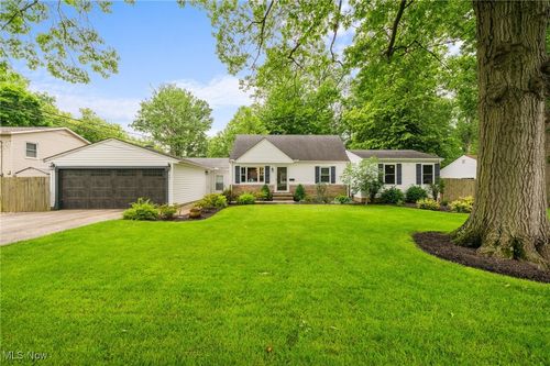 6190 Fitch Rd, North Olmsted, OH, 44070-4446 | Card Image