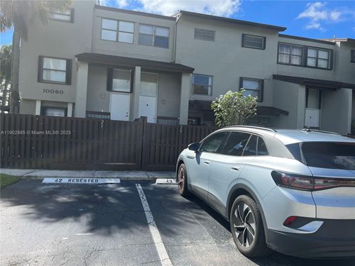 apt-20-10060 Nw 9th Street Cir, Miami, FL, 33172-5137 | Card Image