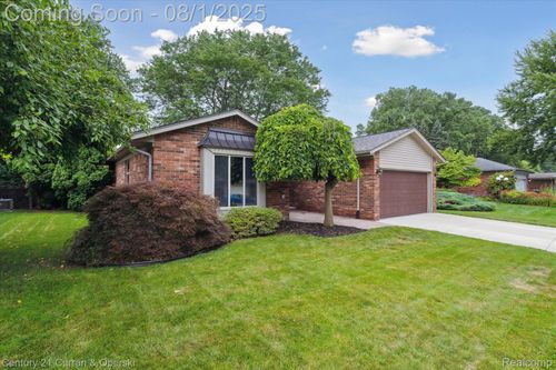 14366 Bangor Dr, Sterling Heights, MI, 48313-5410 | Card Image