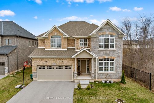 4279 Willick Rd, Niagara Falls, ON, L2G0Y3 | Card Image