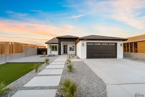 10570 E 46th Pl, Yuma, AZ, 85367-5009 | Card Image