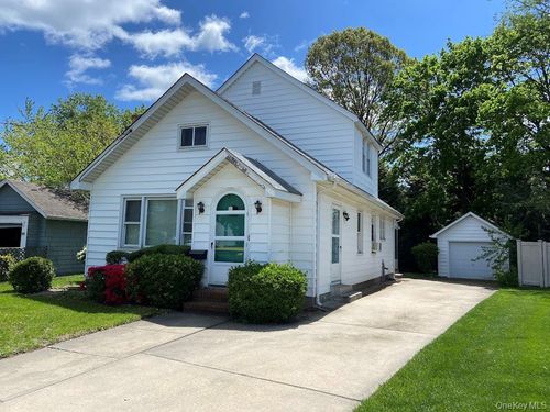 39 Munson Pl, East Rockaway, NY, 11518-1220 | Card Image