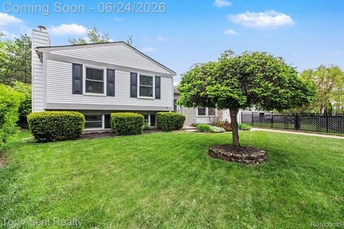 41636 Tetley Dr, Sterling Heights, MI, 48313-3378 | Card Image