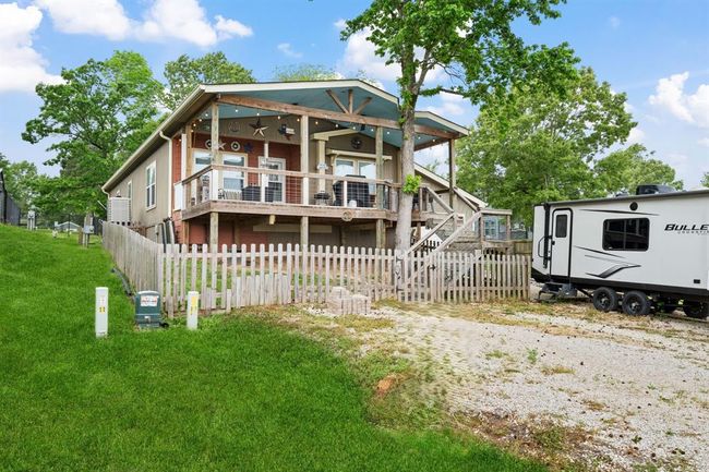 The fully fenced yard prevents kids and dogs from wandering! | Image 24