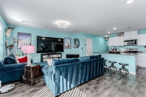 7945 Whisper Words Ave, Las Vegas, NV, 89113-6255 | Card Image