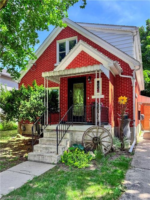 125 Brock St, Kitchener, ON, N2M1X2 | Card Image