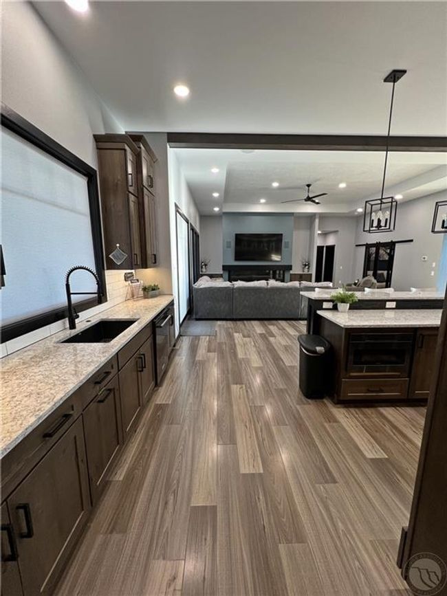 Open sightlines throughout the Great room | Image 15