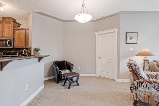 437 - 20 Discovery Ridge Close Sw, Home with 2 bedrooms, 2 bathrooms and 1 parking in Calgary AB | Image 8