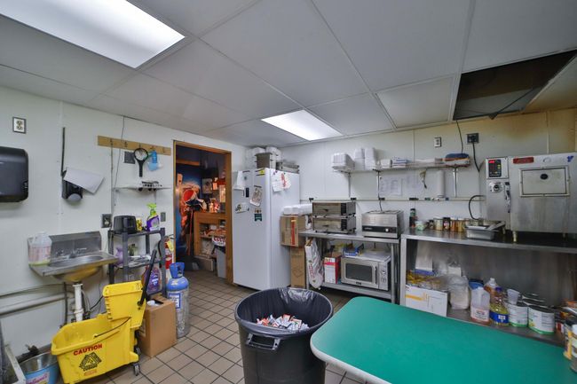 Main Level Kitchen | Image 20