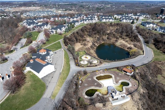 302 Pointe View Dr, Townhouse with 3 bedrooms, 3 bathrooms and 2 parking in Mars PA | Image 44