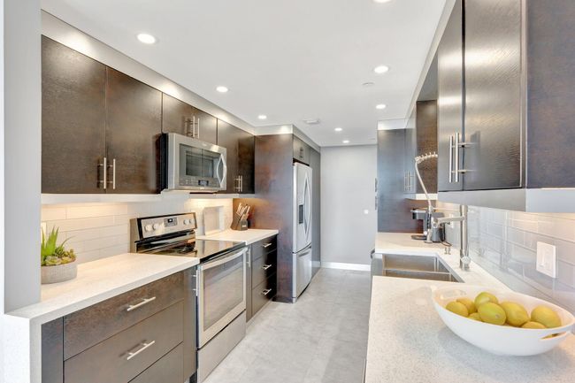 7030 - 859 Jeffery St, Condo with 2 bedrooms, 2 bathrooms and null parking in Boca Raton FL | Image 5