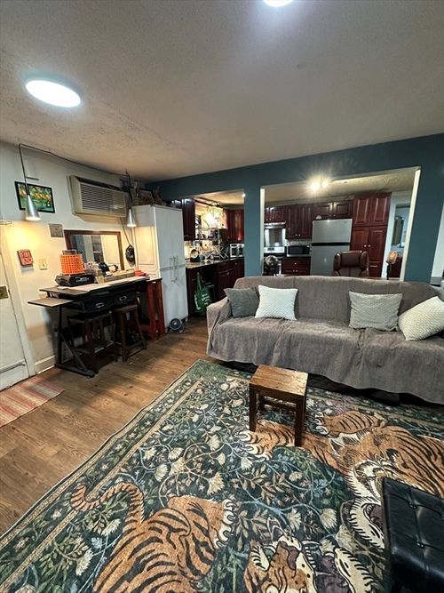 1-27 Hosmer St, Marlborough, MA, 01752-2362 | Card Image