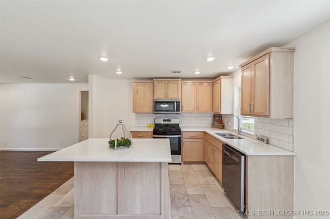 201 W 9 Th St, House other with 2 bedrooms, 1 bathrooms and null parking in Claremore OK | Image 7