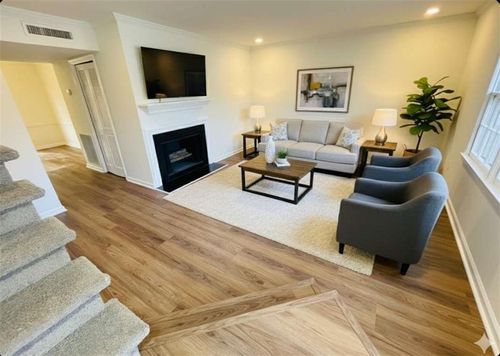 2 Chaumont Sq Nw, Atlanta, GA, 30327-1080 | Card Image