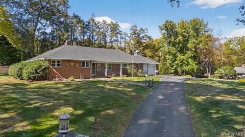 73 Balmville Rd, Newburgh, NY, 12550-1916 | Card Image