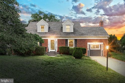 815 Southern Rd, YORK, PA, 17403-4137 | Card Image