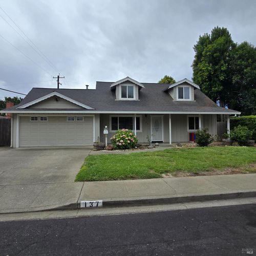 137 Anita Court, Vacaville, CA, 95688 | Card Image