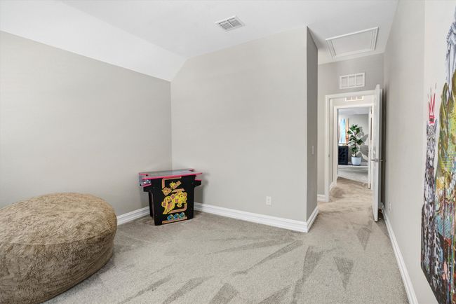 Bedroom offers walls open to your color pallet. | Image 28