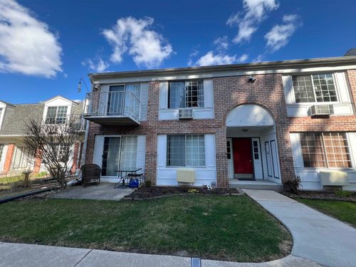 4-2142 Allen Boulevard, Middleton, WI, 53562 | Card Image