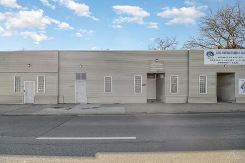 8207 Vine St, Cincinnati, OH, 45216-1412 | Card Image