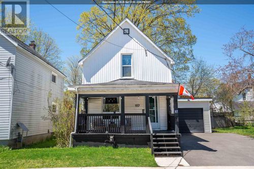 117 Biggings Ave, Sault Ste. Marie, ON, P6A3T8 | Card Image