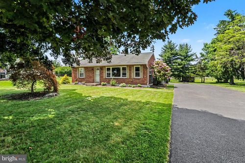 829 Old Forge Rd, NEW CUMBERLAND, PA, 17070-2529 | Card Image