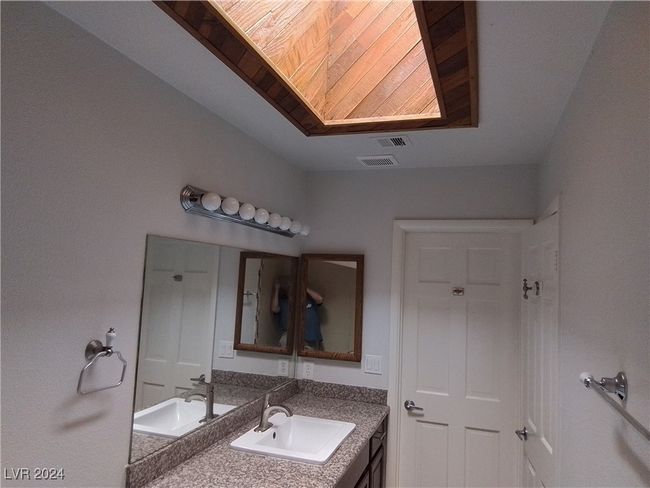 1869 Arbol Verde Way, Townhouse with 4 bedrooms, 2 bathrooms and null parking in Las Vegas NV | Image 44