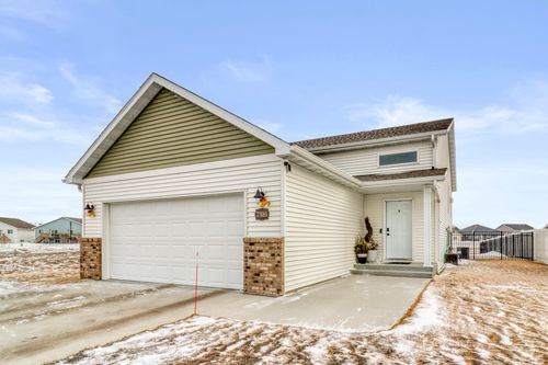 7316 30th Street S, Fargo, ND, 58104 | Card Image