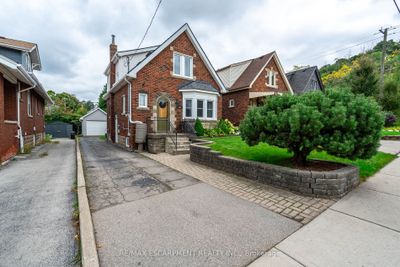 305 Wexford Ave S, House other with 3 bedrooms, 2 bathrooms and 5 parking in Hamilton ON | Image 2