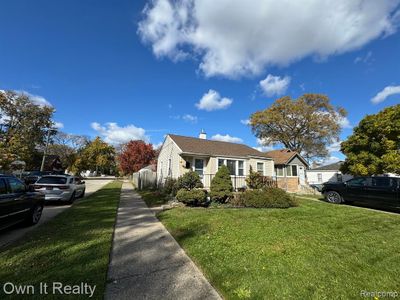 17765 Hanna Street, Home with 2 bedrooms, 1 bathrooms and null parking in Melvindale MI | Image 3