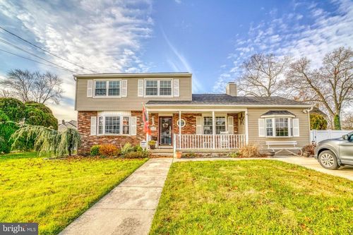 211 3rd Ave, WEST BERLIN, NJ, 08091-1322 | Card Image