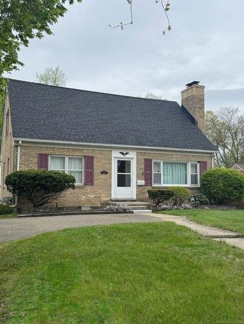 1228 N Main St, Rochester, MI, 48307-1115 | Card Image