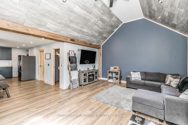 7216 County Rd 13, House other with 2 bedrooms, 1 bathrooms and 15 parking in Lisle ON | Image 11