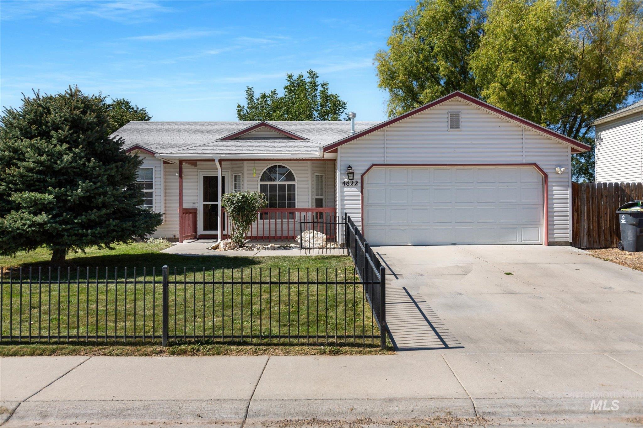 Pioneer Ave, Caldwell, ID 83607