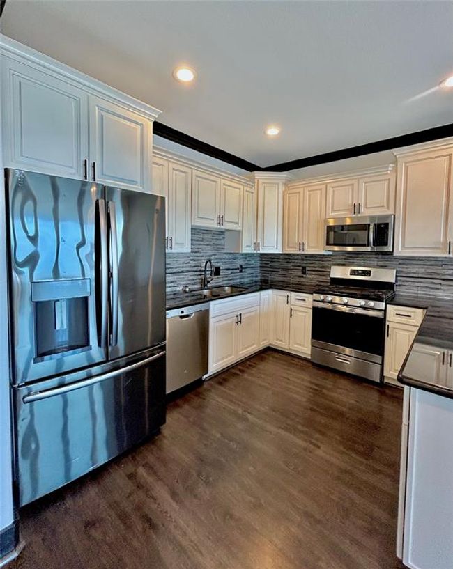 Kitchen | Image 12