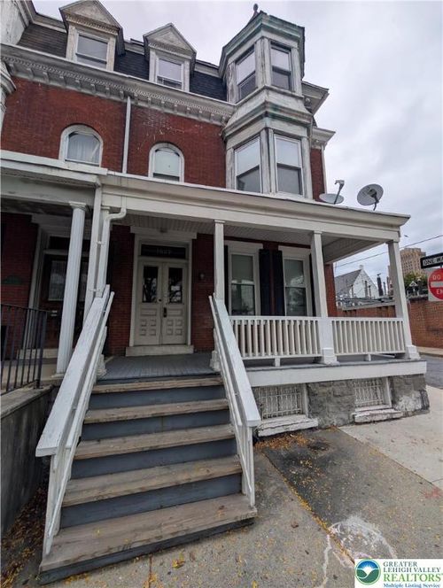 fl-3-1027 W Walnut St, Allentown, PA, 18102-4880 | Card Image