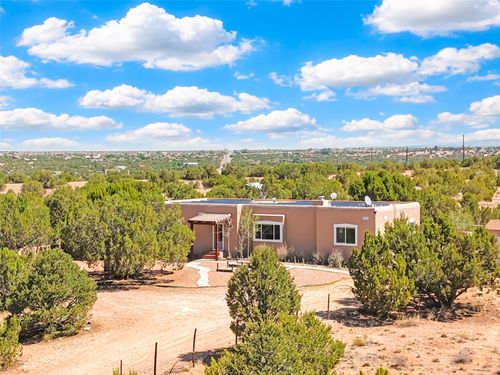 5 Kachina Rd, Santa Fe, NM, 87508-6631 | Card Image